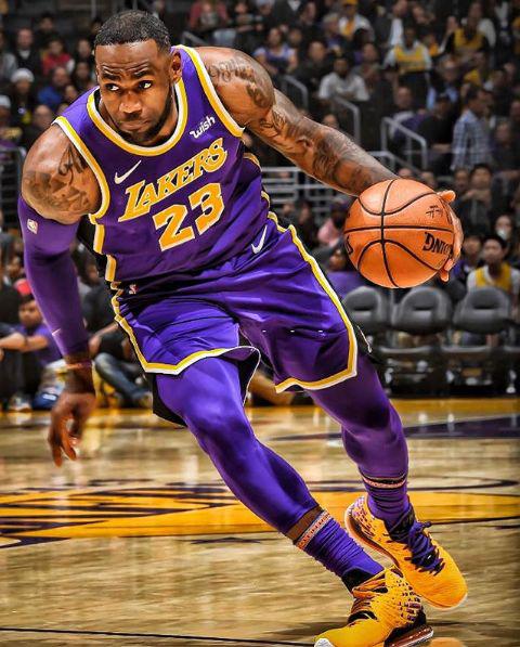 篮球中的投篮姿势分析（篮球投篮动作解析）