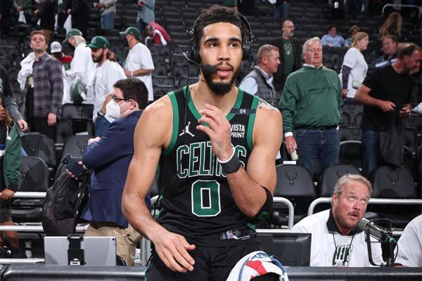 CBA比赛精彩瞬间：深圳队绝杀广东,（CBA高光时刻：深圳压哨绝杀广东）