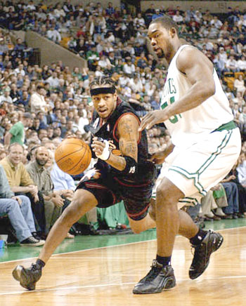 莱奥：我和囧叔经常交流，不仅聊足球，也聊生活中的方方面面（莱奥：我和囧叔沟通频繁，聊球也聊生活）