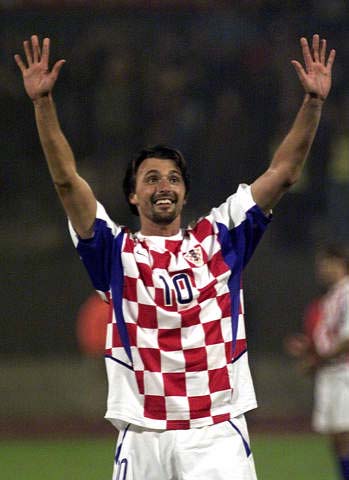 中国男篮关键时刻连丢3篮板，连续追分最后功亏一篑（关键时刻篮板三连失，中国男篮反扑到最后仍憾负）