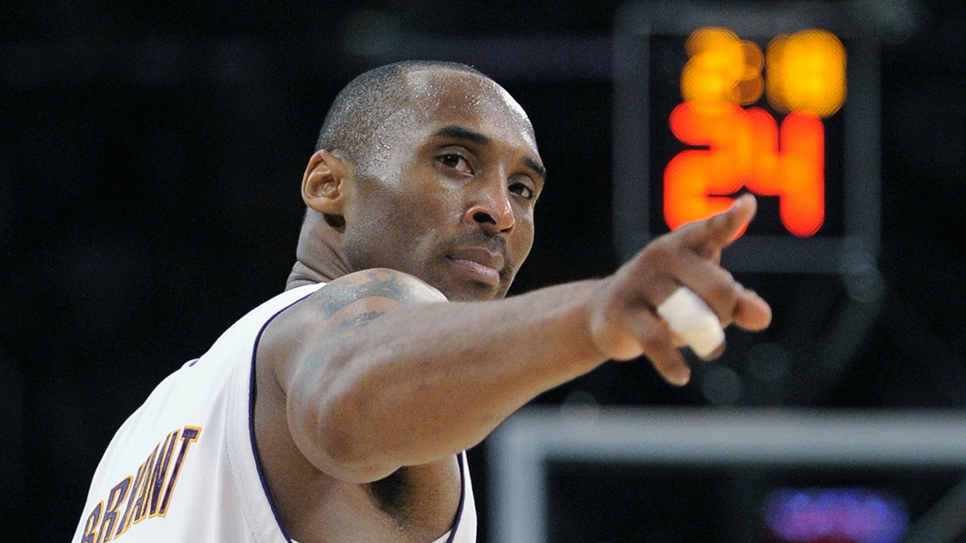 邮报：女足欧冠切尔西vs巴萨因停电被迫中断了五分多钟（邮报：女足欧冠切尔西对阵巴萨因停电暂停超5分钟）