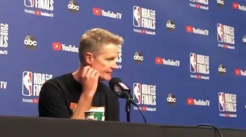 2-1！张帅晋级16强，决胜盘连输4局拒绝逆转，赛后振臂怒吼（2-1！张帅闯进16强，决胜盘连丢4局惊险拒逆转，赛后高举双臂怒吼）