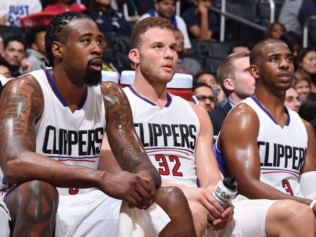 罗马诺：米兰和戴维没接触，球员经纪人否认所有冬窗离队传闻（罗马诺：米兰与戴维无接触，球员经纪人否认冬窗离队传闻）