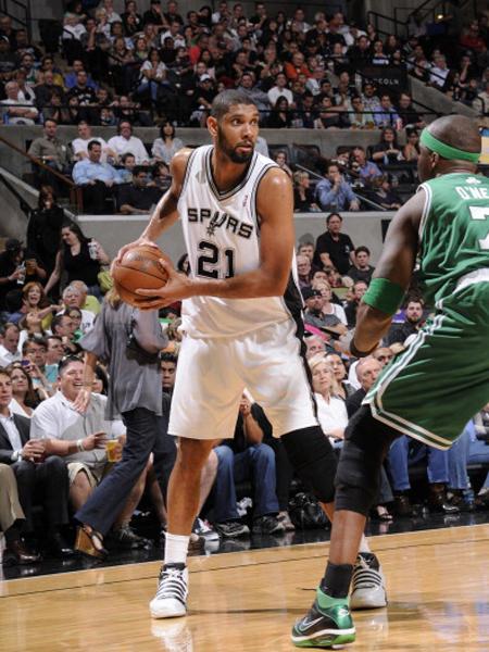 尤文本赛季税前年薪前20：弗拉霍维奇2220万第1，戴维1110万（尤文本季税前年薪TOP20：弗拉霍维奇以2220万领跑，戴维1110万）