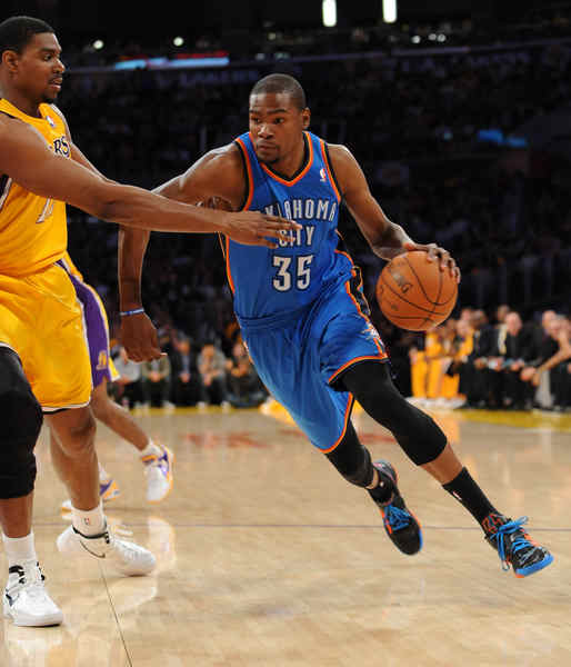 颜骏凌：这一年球队很不容易，夺冠靠的是积累（颜骏凌：艰难一年，球队捧冠靠厚积薄发）