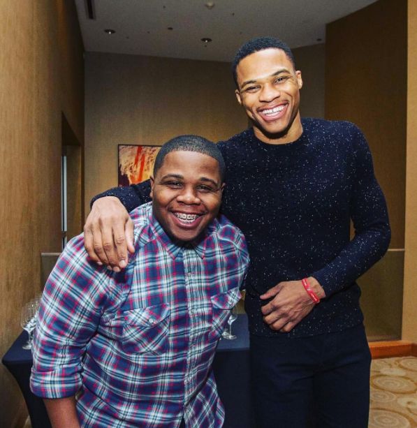 利物浦萨拉赫末节进球锁定胜利（萨拉赫终场前破门助利物浦锁定胜局）