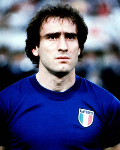 鲁比亚莱斯再谈亲吻门：我不需要向珍妮弗道歉，她当时同意了（鲁比亚莱斯再度谈“亲吻门”：称无需向珍妮弗致歉，表示当时已获对方同意）