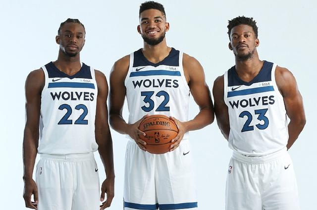 体坛：定南赣联外援埃里克斯或随刘建业加盟重庆铜梁龙（体坛称：定南赣联外援埃里克斯或将随刘建业一同加盟重庆铜梁龙）